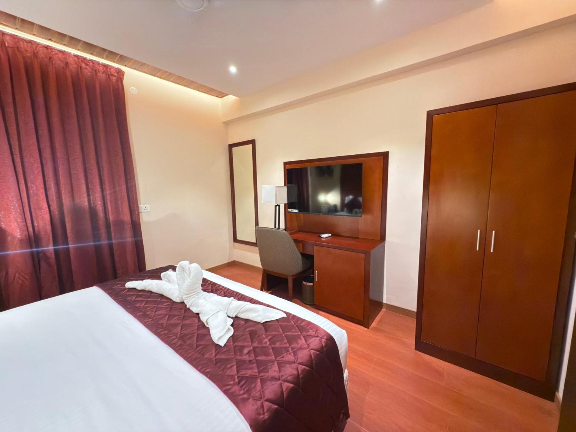 Park Avenue Hotel & Apartments Trichy Tiruchirappalli ภายนอก รูปภาพ
