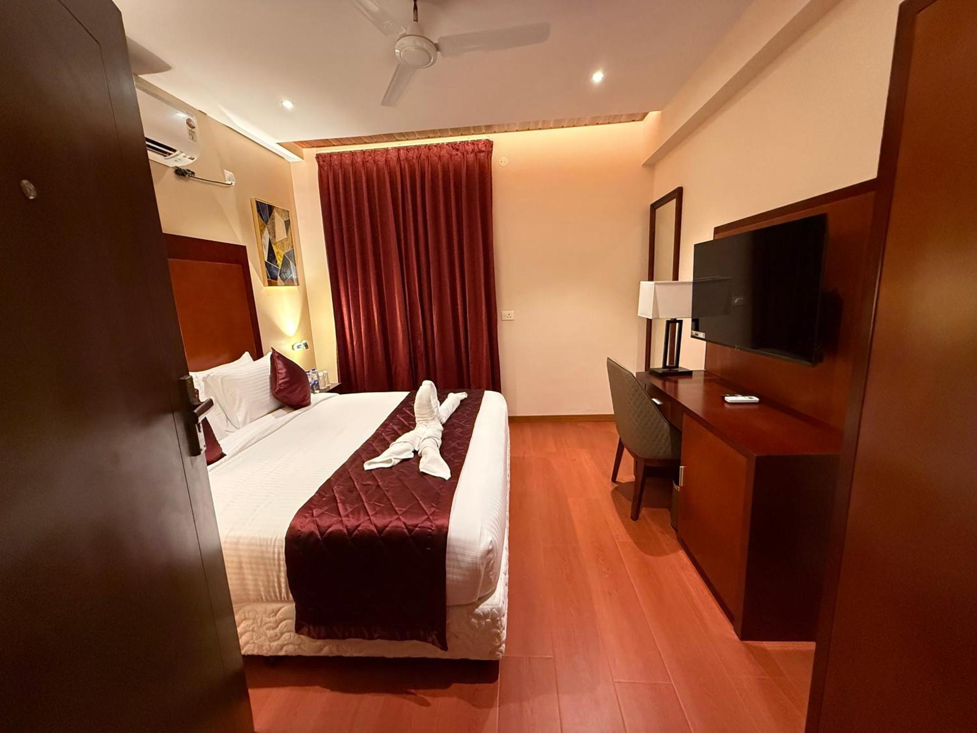 Park Avenue Hotel & Apartments Trichy Tiruchirappalli ภายนอก รูปภาพ