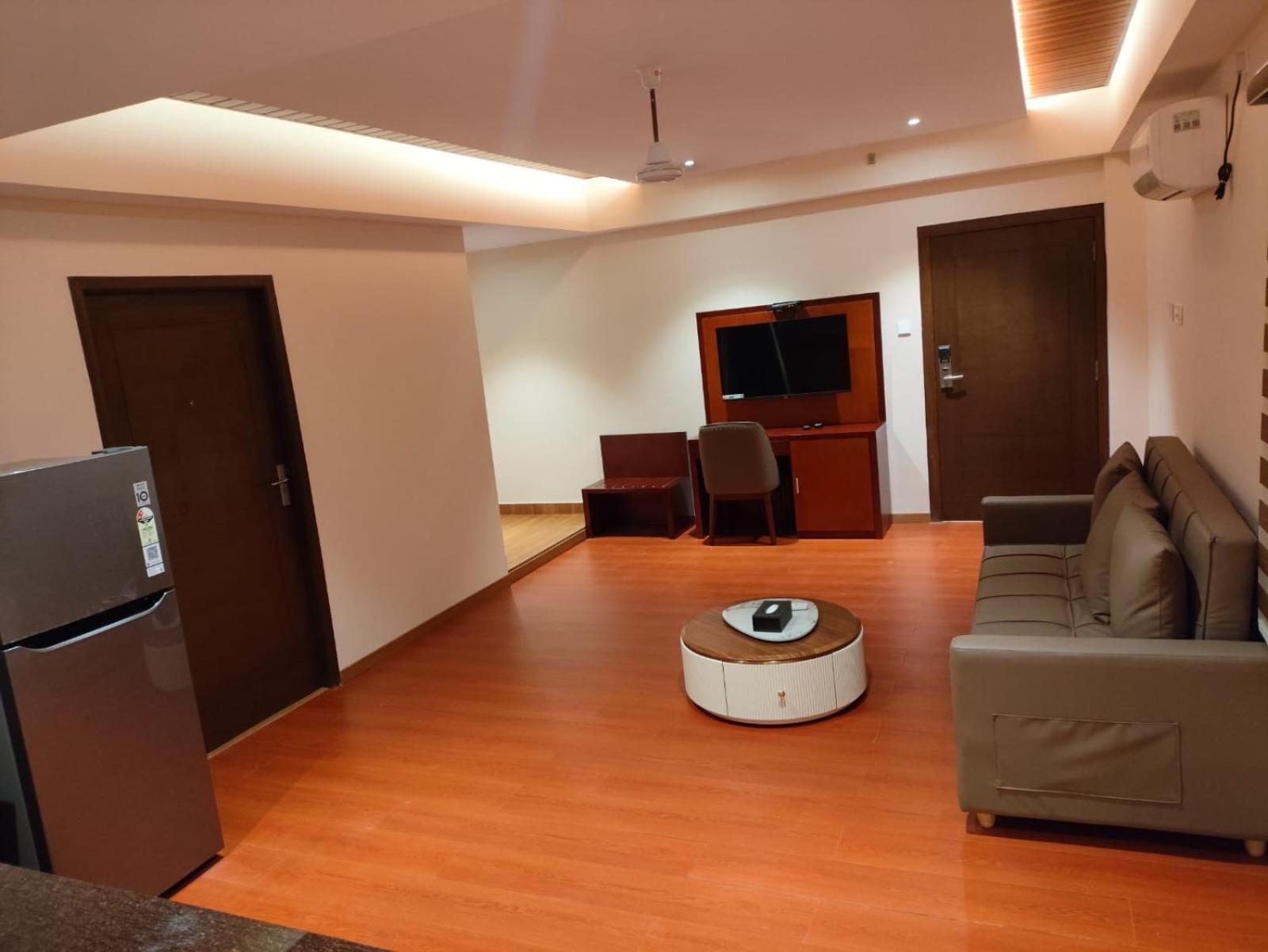 Park Avenue Hotel & Apartments Trichy Tiruchirappalli ภายนอก รูปภาพ